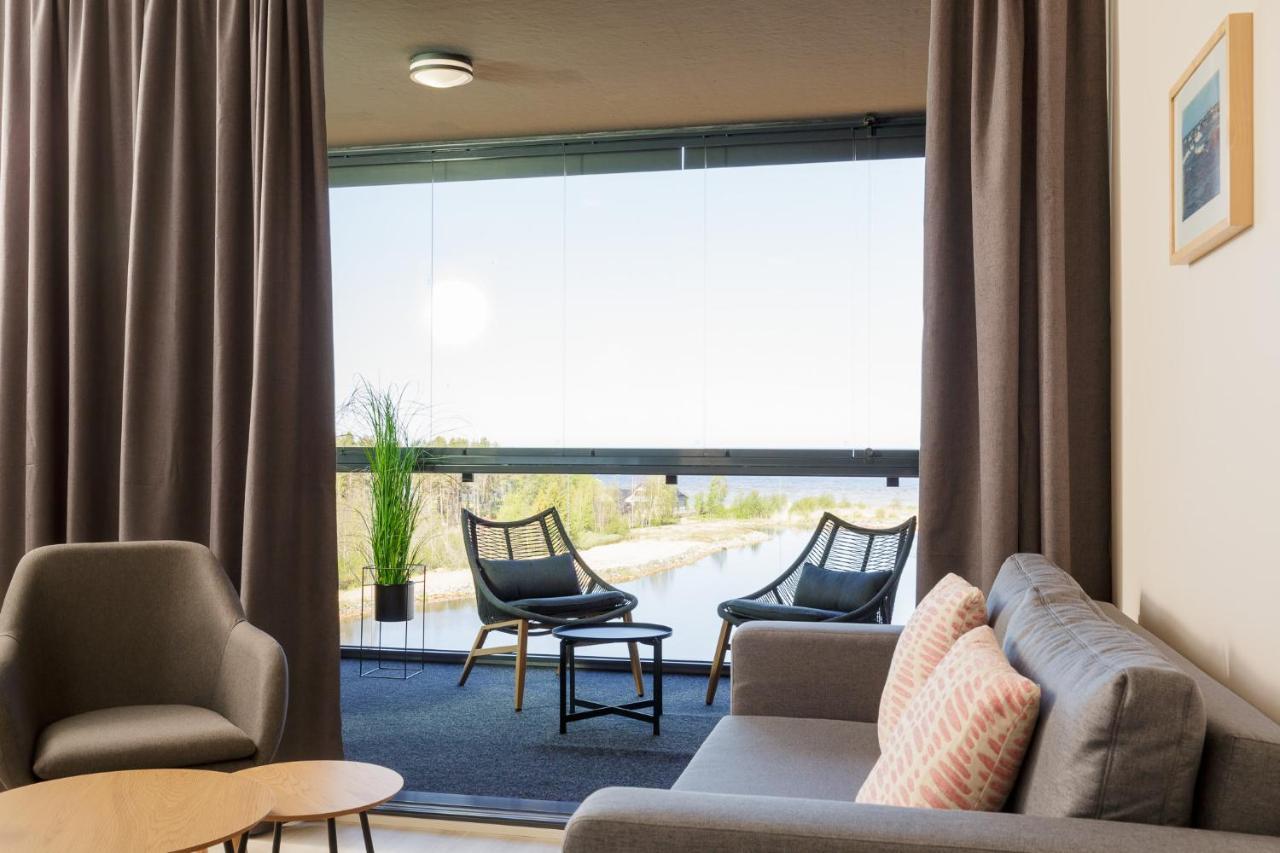 Marina Chalets Studios By Hiekka Booking - Sisaeltaeae Liinavaatteet Ja Loppusiivouksen Kalajoki Rum bild